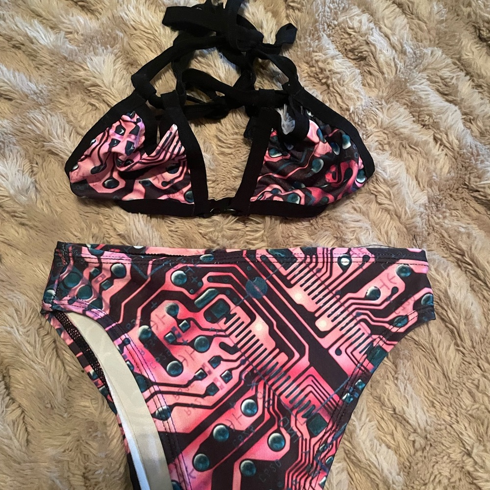 Rave set the lyte couture